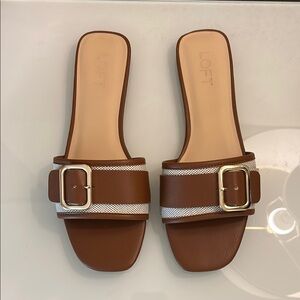 LOFT Tan and White Buckle Sandals Sz 9